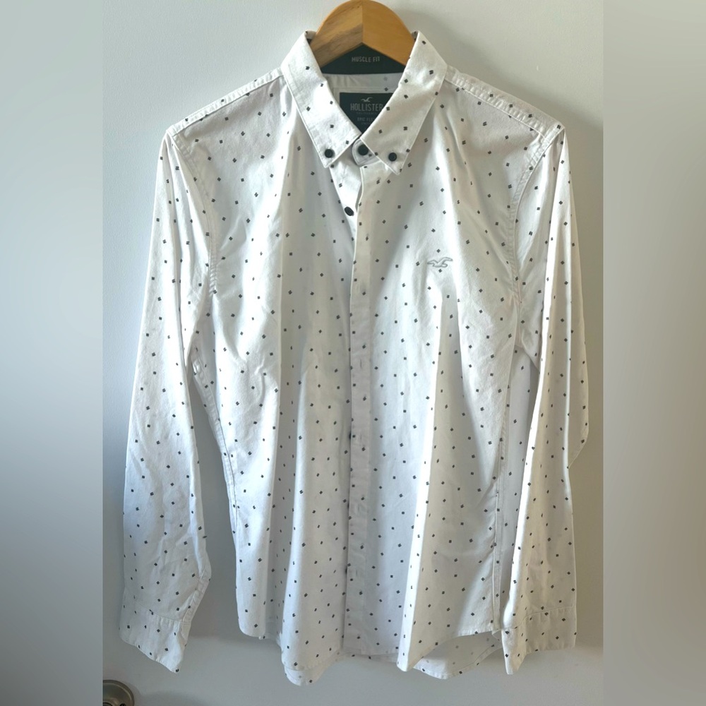 Men’s Button Down Long Sleeve Hollister Muscle Fit Shirt Size L